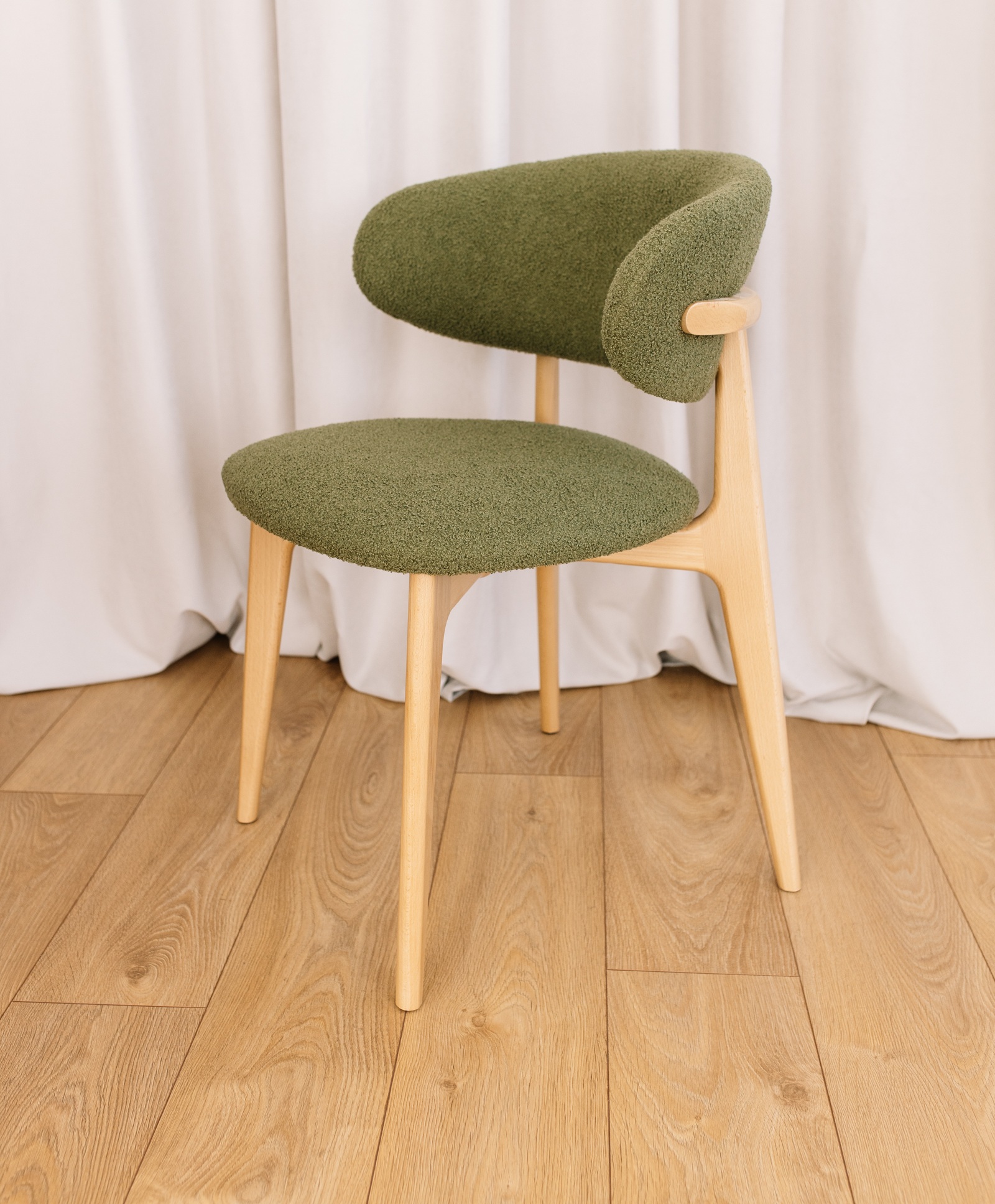 Roses-1 Chair Roses (Oak)
