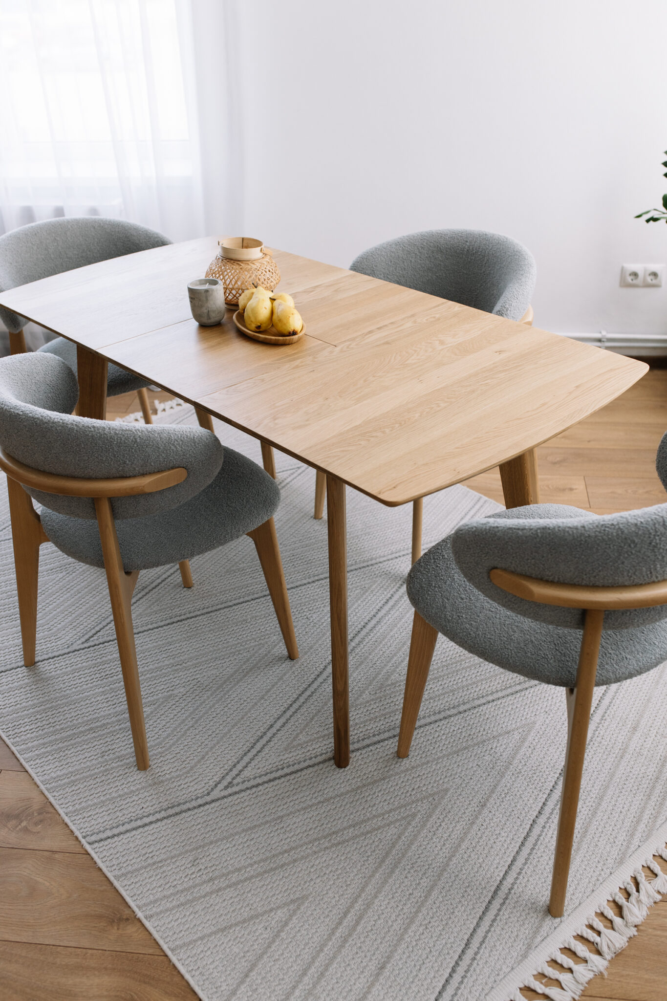 Chair Roses (Beech)