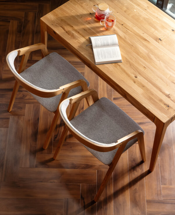 Denis-1 Denis Table